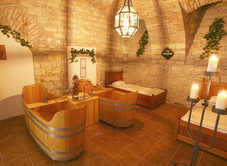 Pivní koupel s masáží pro dva